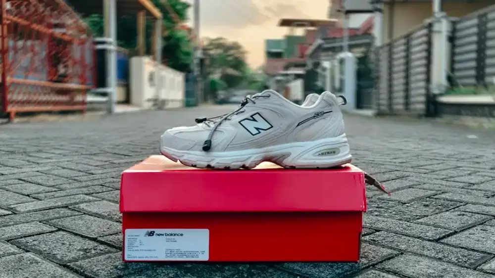 New Balance NB 530 Ivory beige