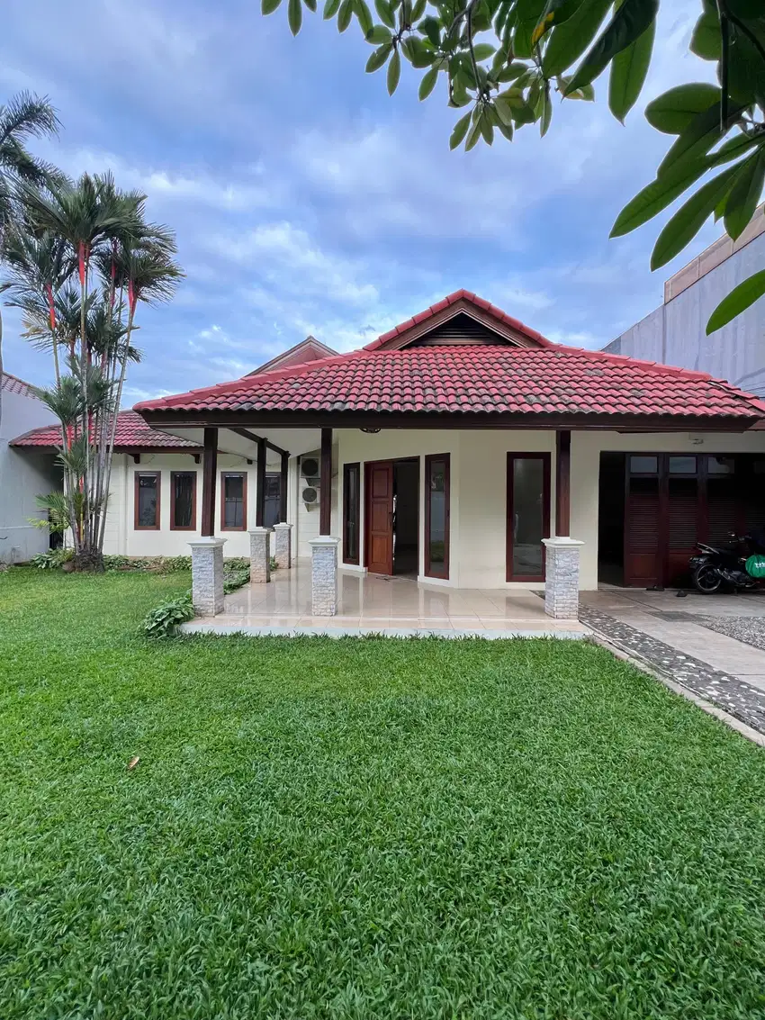 Rumah Second 1 Lantai Halaman Luas Di Kemang - Ampera Jakarta Selatan