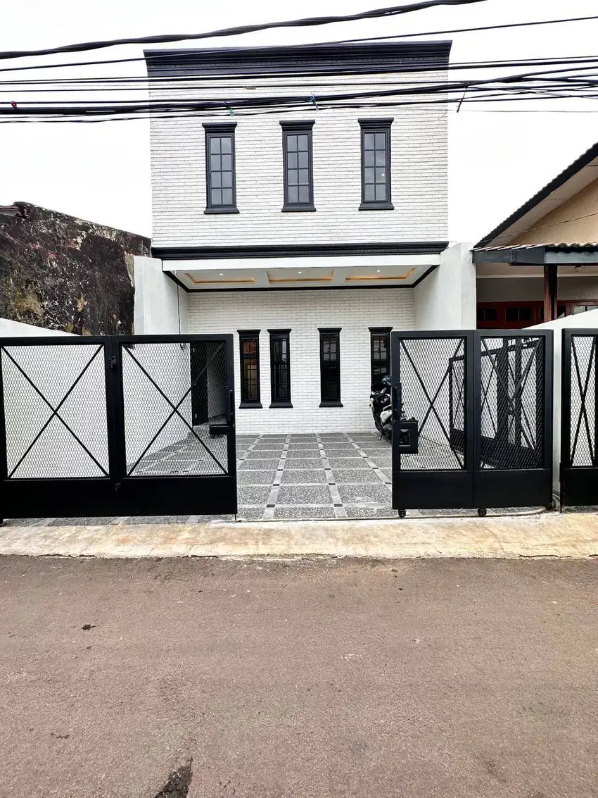 Dijual Rumah Non Cluster Strategis Dekat Exit Tol Brigif, Cinere DEPOK