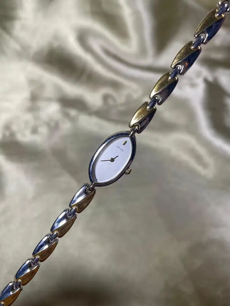 Jam Seiko Rare Silver Gold