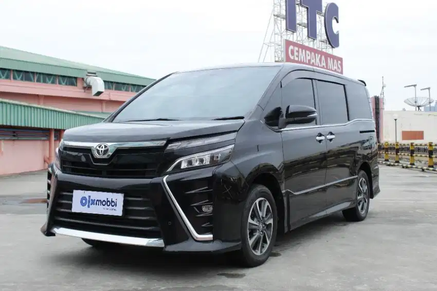 TDP 15JT Toyota Voxy 2.0 Bensin-AT Hitam 2018