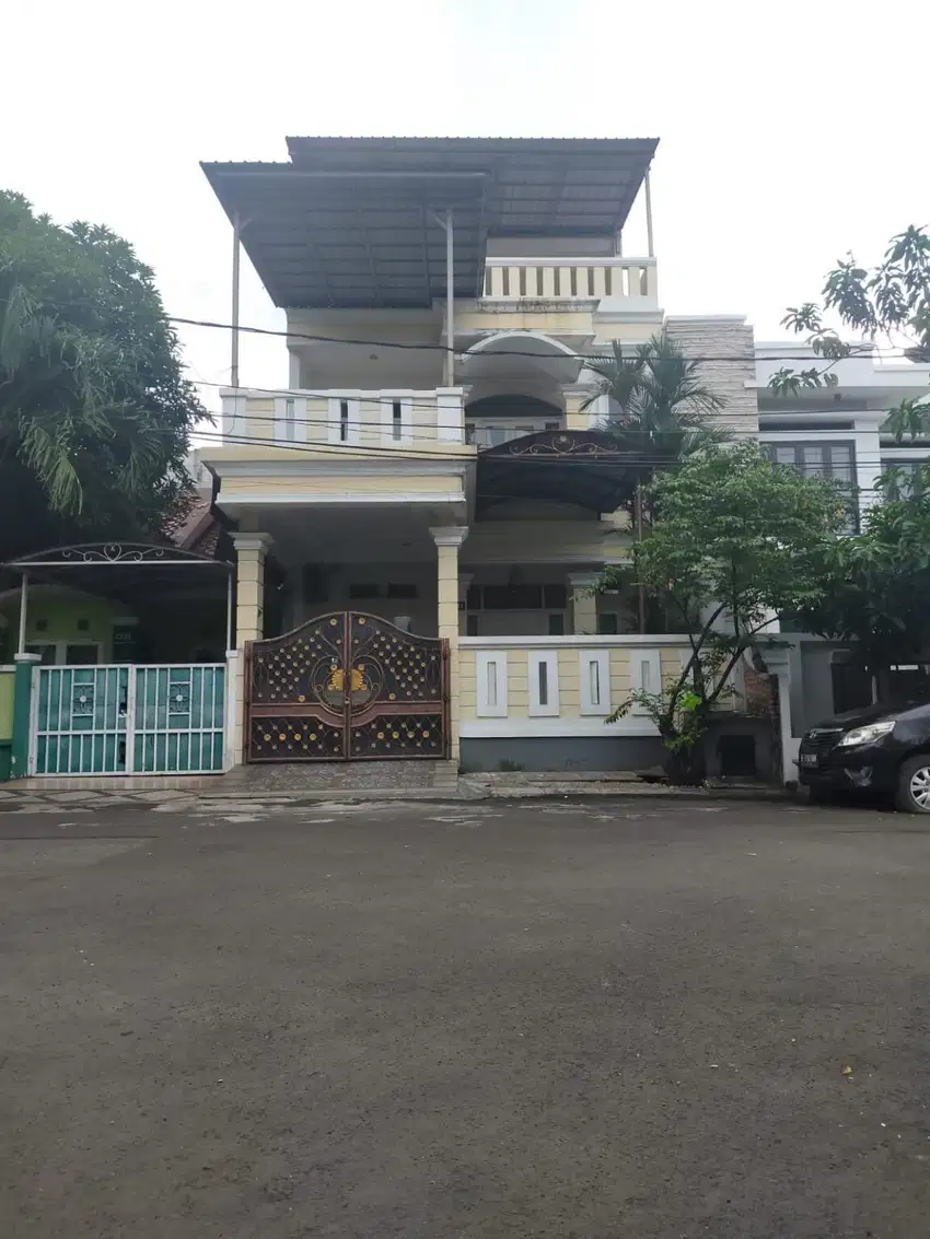 Dijual / sewa rumah di Bulevard Hijau Harapan Indah Bekasi