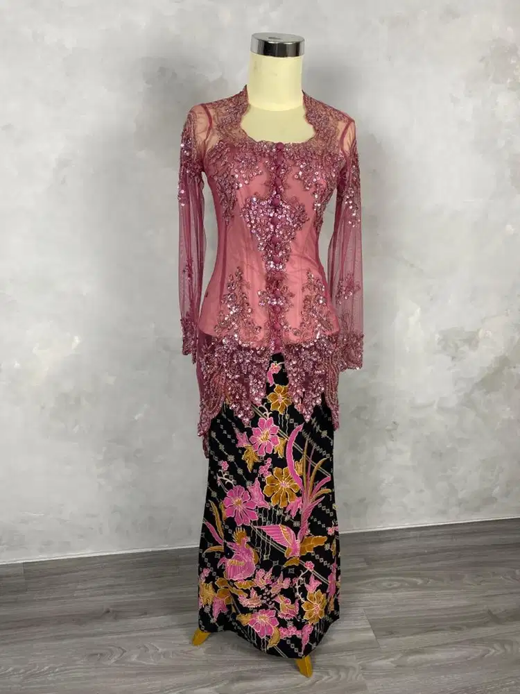 Kebaya Wisuda Satu Set