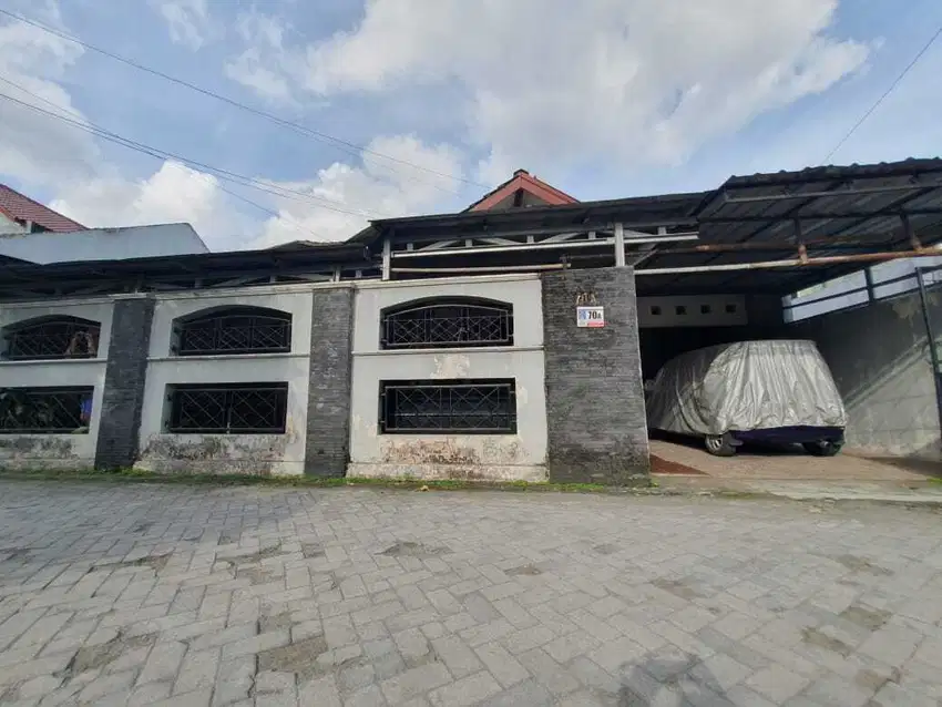 Rumah sangat nyaman dan strategis condongcatur dekat jln raya