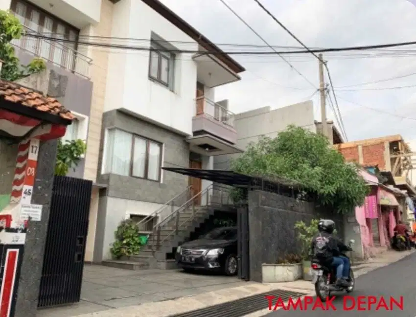 Rumah 3 Lantai Minimalis Modern Dekat Gasibu dan Gedung Sate Bandung