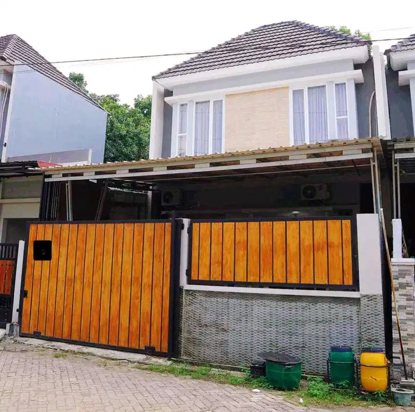 Dijuwal Rumah 2 Lt FULL FURNISHED di Grand Armina, Gedawang Banyumanik