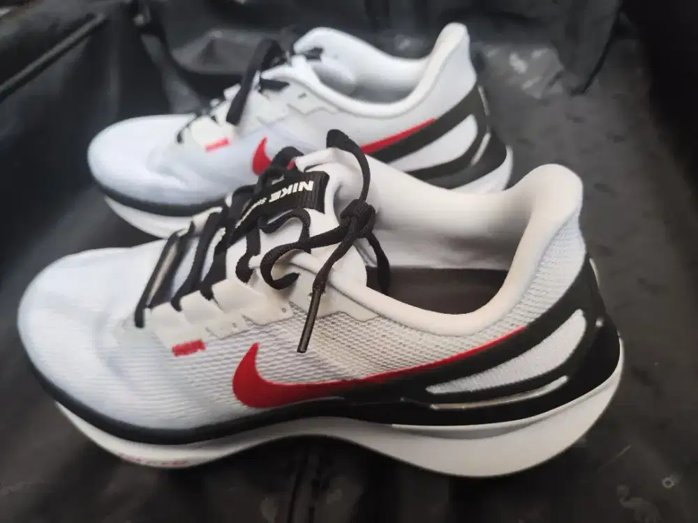 Sepatu lari / joging Nike Air Zoom Structure 25