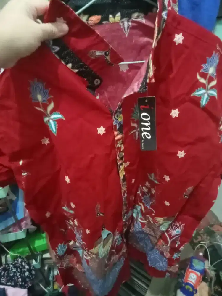 Kemeja Batik Karakter Merah