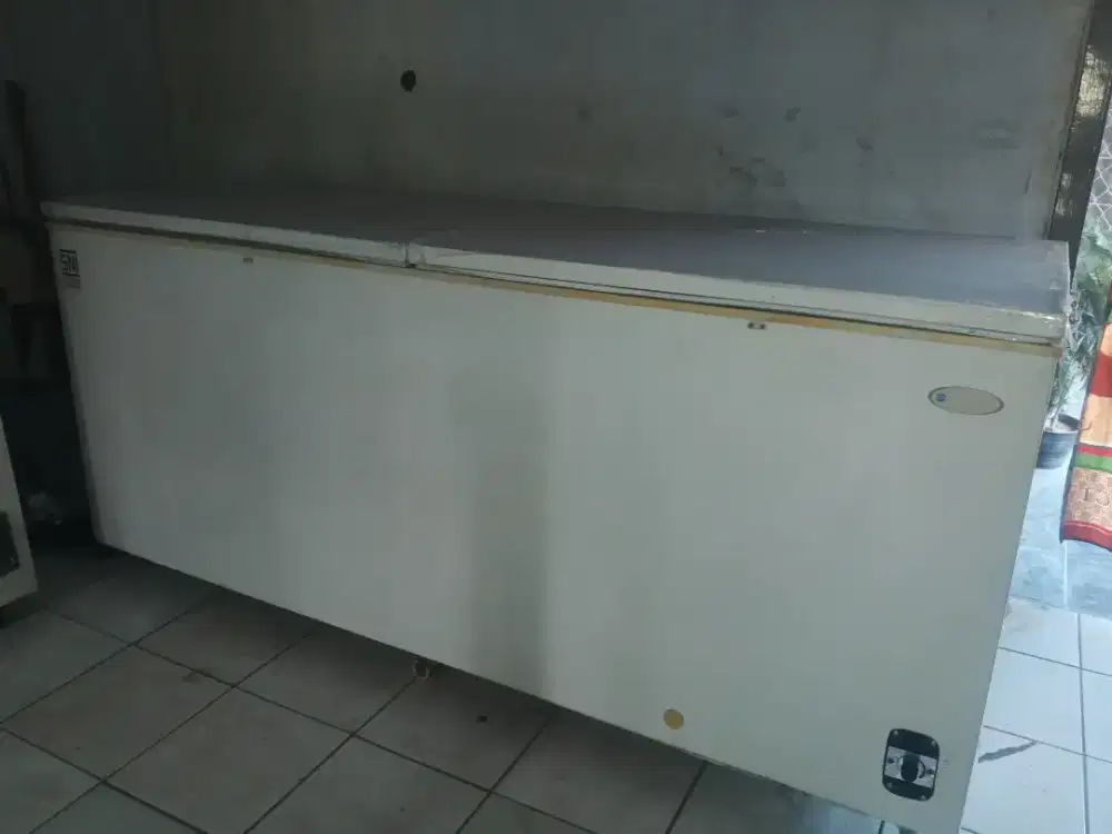 Freezer box second bekas 750 liter sansio