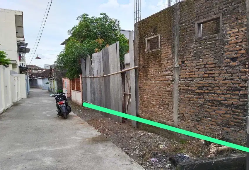 Tanah sangat strategis utara pintu kampus UII jln kaliurang KM 13