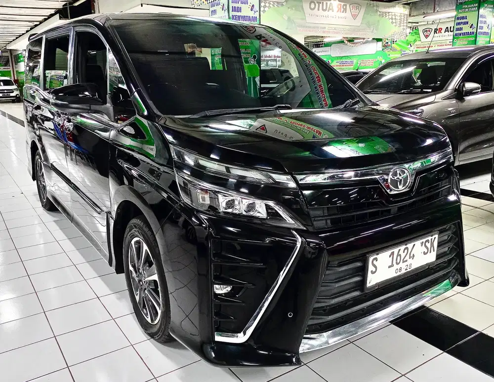 Toyota Voxy CBU 2.0 AT Full Option 2018 Hitam Matic ISTIMEWA BOSS !!