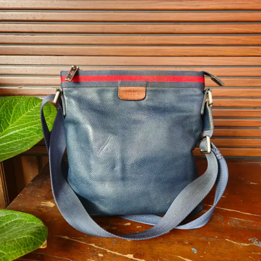 GUCCI TAS SELEMPANG PRIA