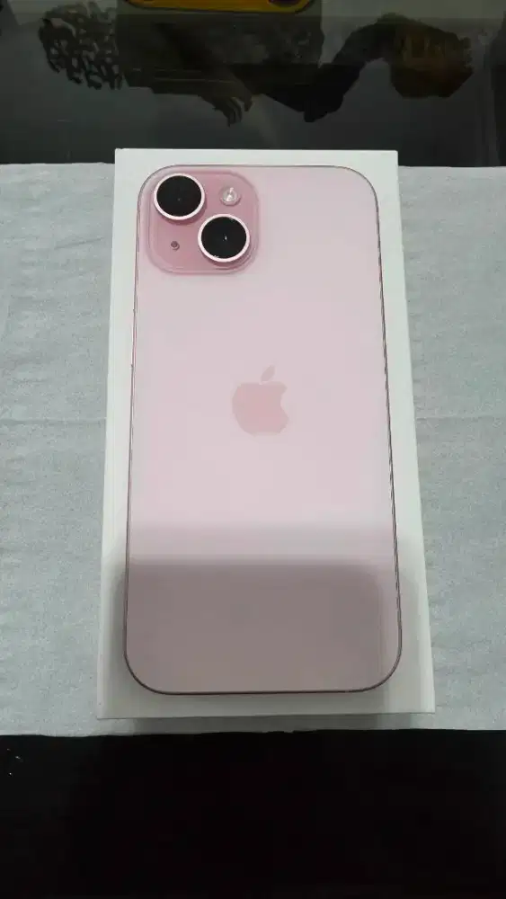 FS Iphone 15 128Gb ,Warna Pink ex Ibox