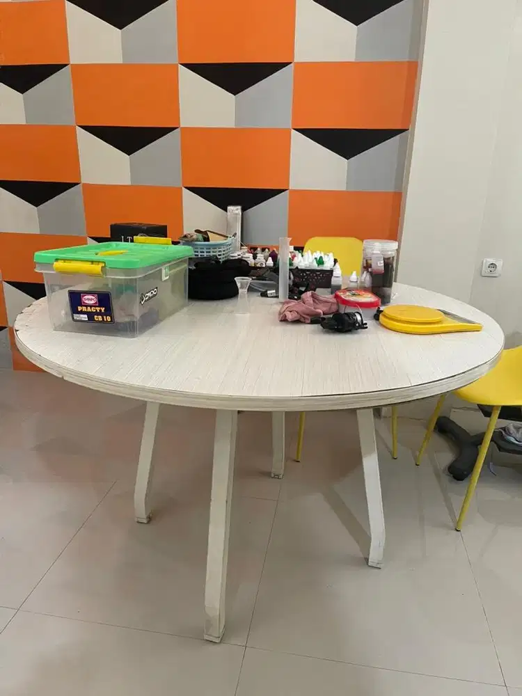 Preloved Meja Makan Bundar