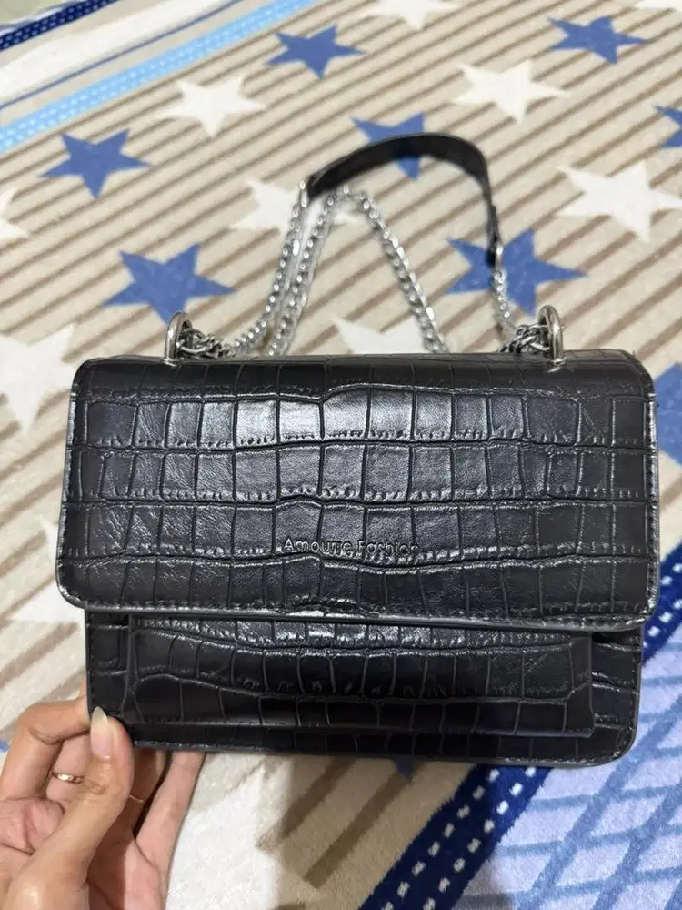 Preloved Tas Selempang