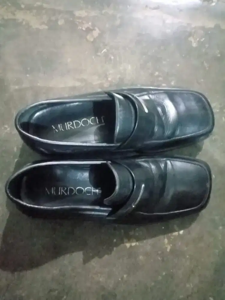 Sepatu pantofel murdoch
