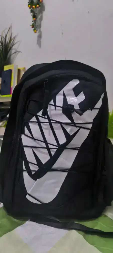 Ransel Nike muat laptop
