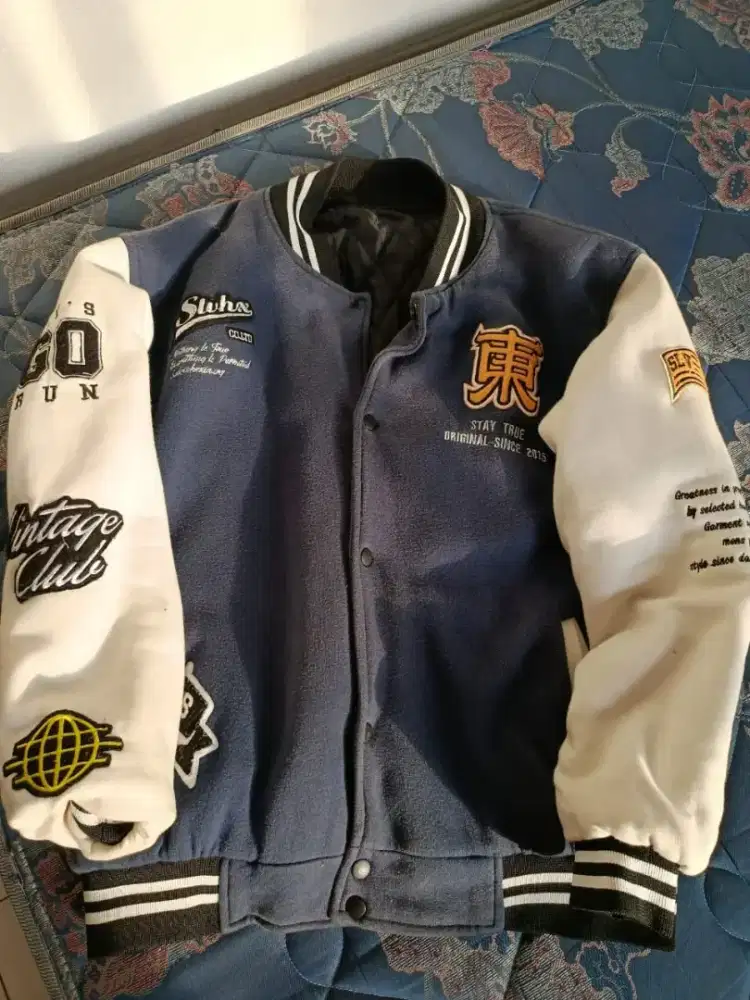 Varsity jacket biru putih