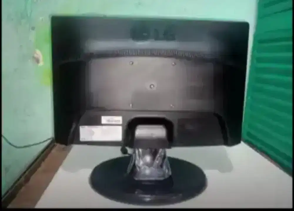 Monitor LG Flatron 16 Inch Untuk Komputer/PC