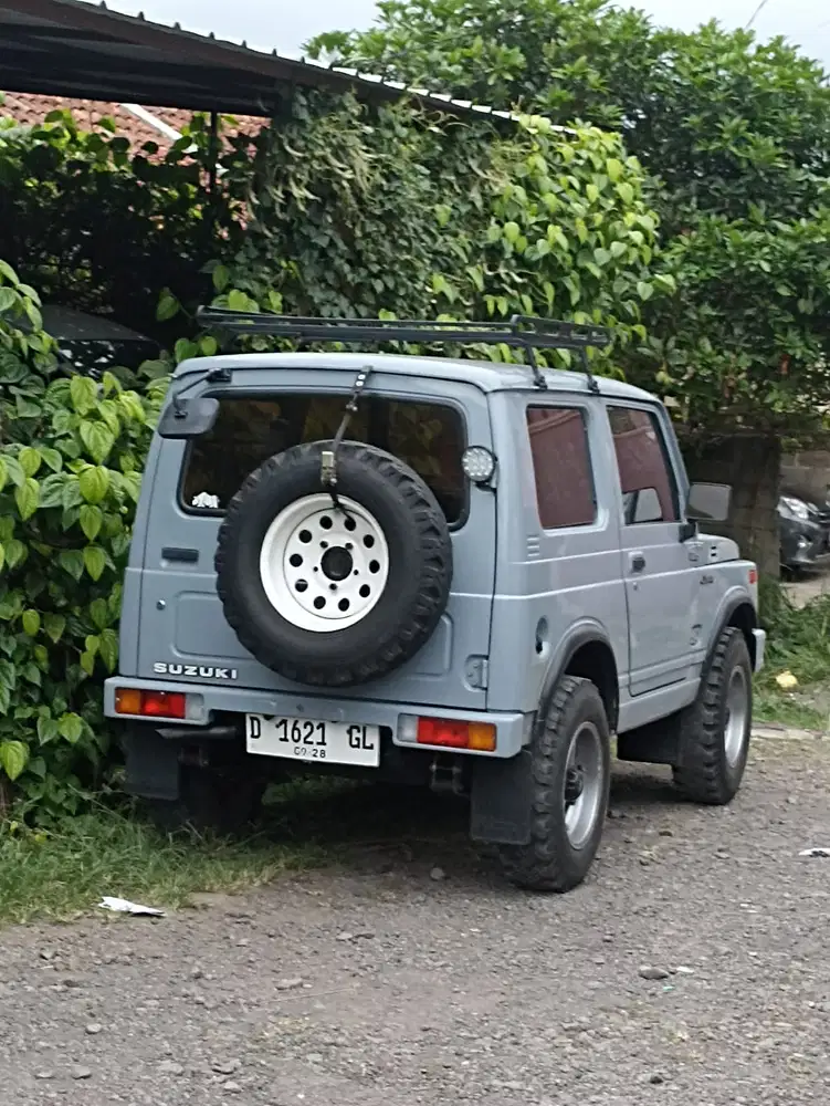 Suzuki Jimny 1986 Bensin