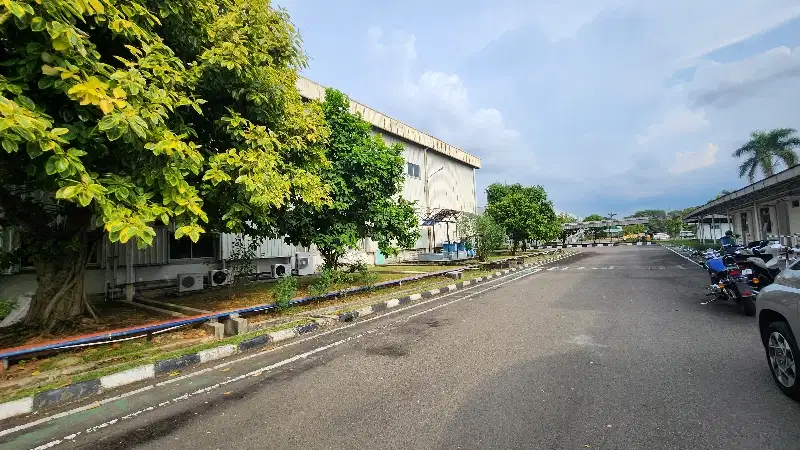 JUAL PABRIK PINGGIR JALAN BESAR DALAM KAWASAN INDUSTRI CIKARANG,