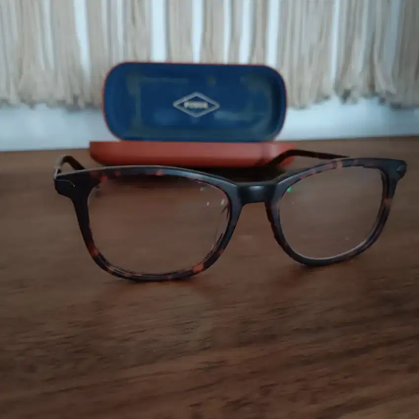 Frame Kacamata Wanita Fossil