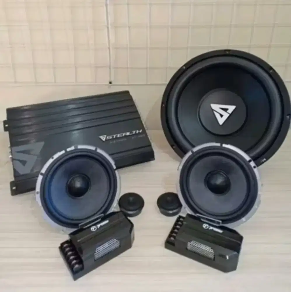 Paketan audio mobil merk stealth