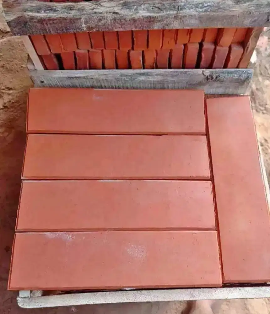 Bata tempel dinding, loster Terakota.