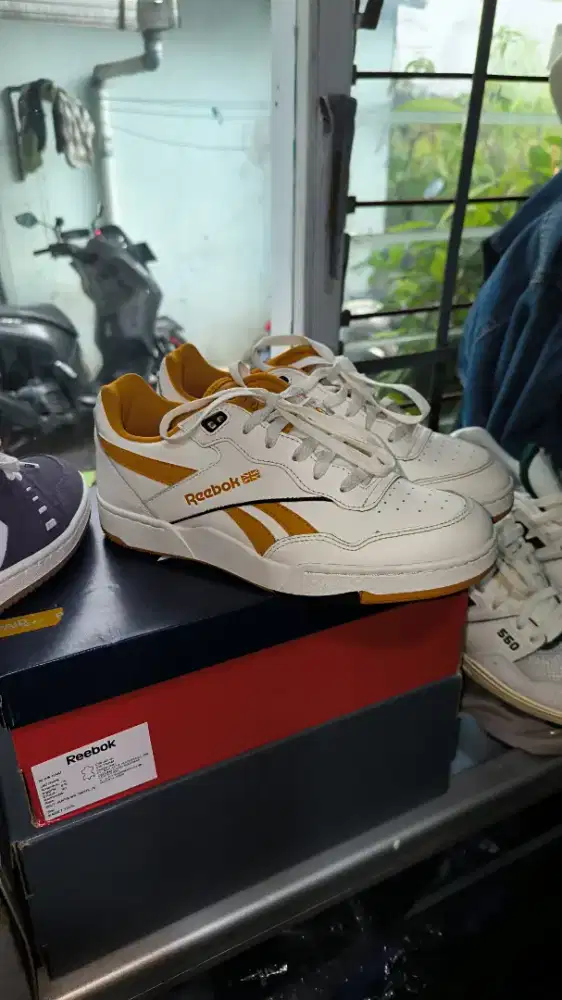 Reebok BB 4000 Basketball