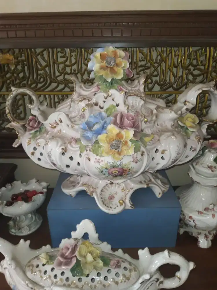 PAJANGAN MEJA BAHAN KERAMIK