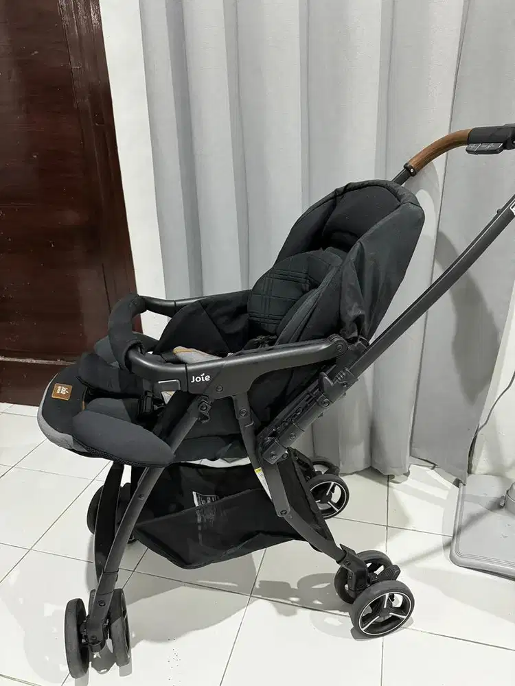 Preloved Stroller Joie Baggi 4WD Drift Signature: Black