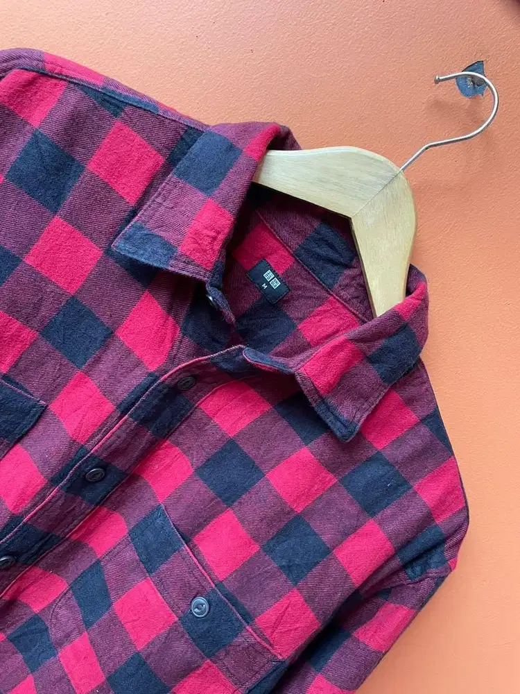 Kemeja Uniqlo Red and Black Big Square