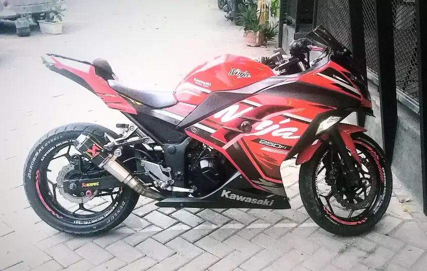 Dijual Ninja 250 FI 2017 Low KM