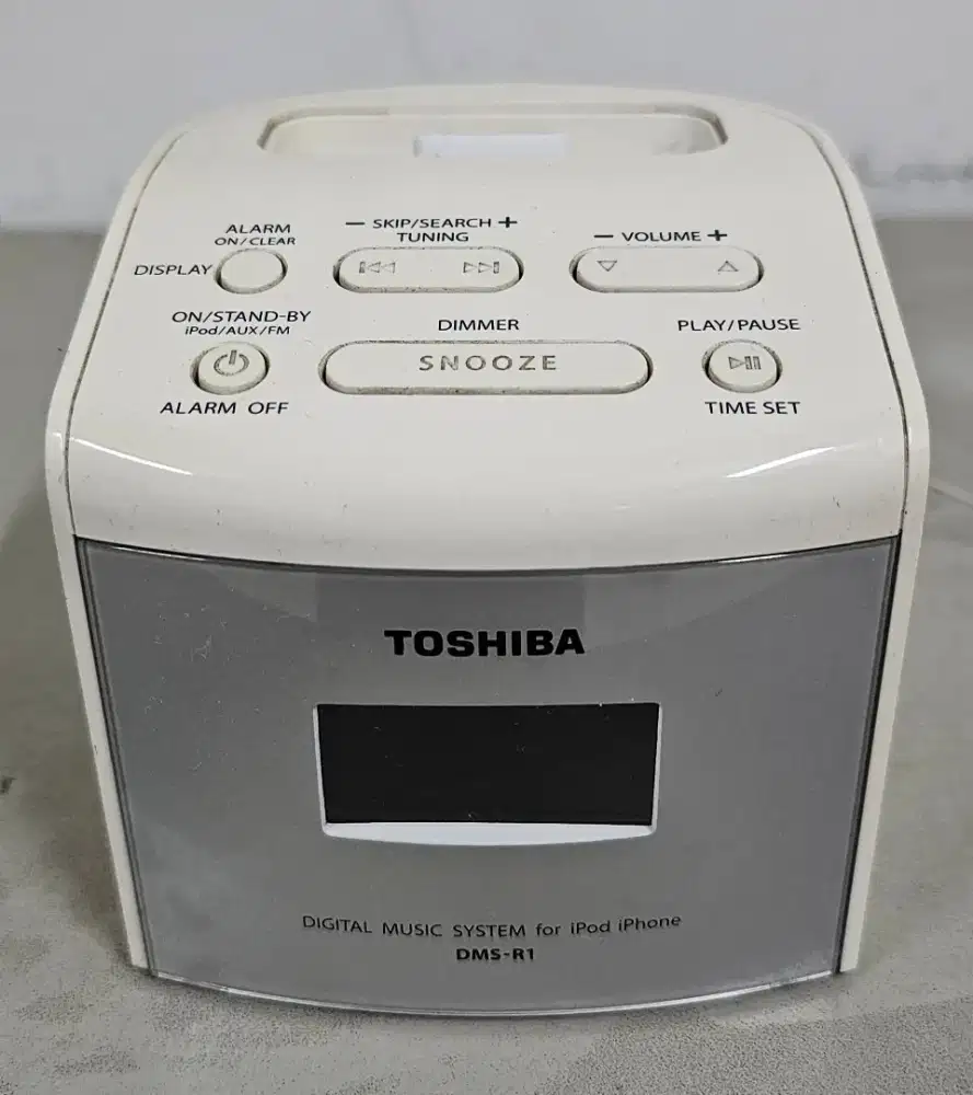 Jual radio portable merek Toshiba.