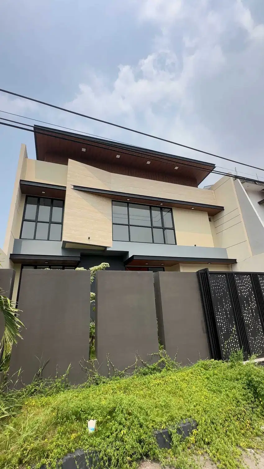Rumah baru Tengah Kota Kertajaya Indah Timur, dekat GM, MERR, ITS