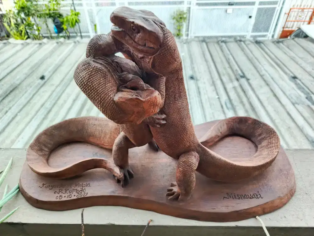 Barang Antik Patung Komodo Asli Kayu Jati