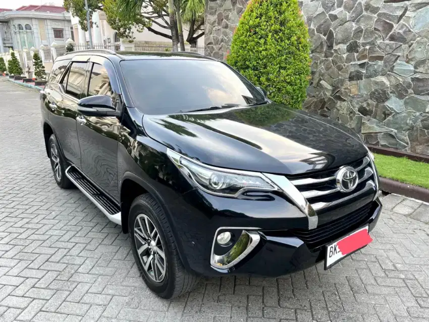 Fortuner VRZ DIESEL A/T. Tahun 2017. Hitam Metalik