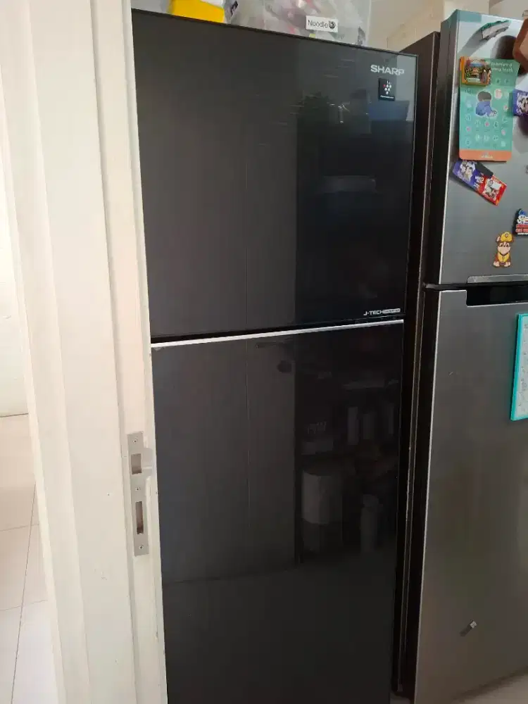 Kulkas 2 pintu merk sharp
