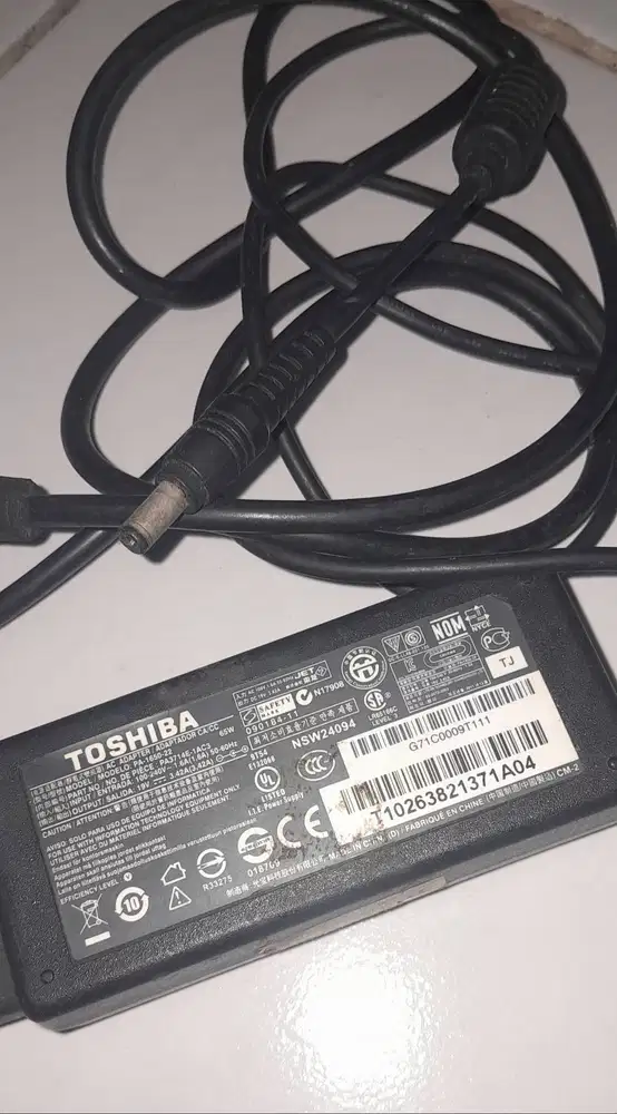 Kabel carger laptop toshiba