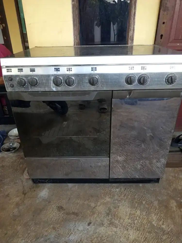 Ariston kompor gas 5 tungku dan oven