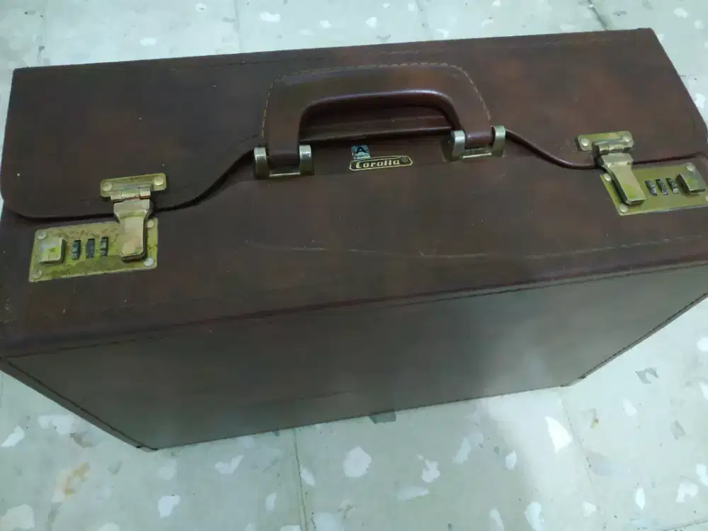 Tas koper kulit Corolla