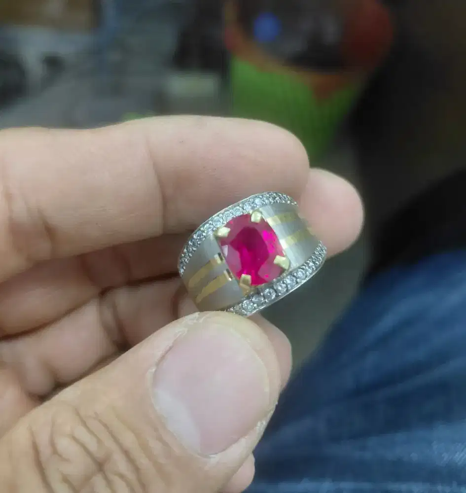 Sintetik ruby birma warna vivid