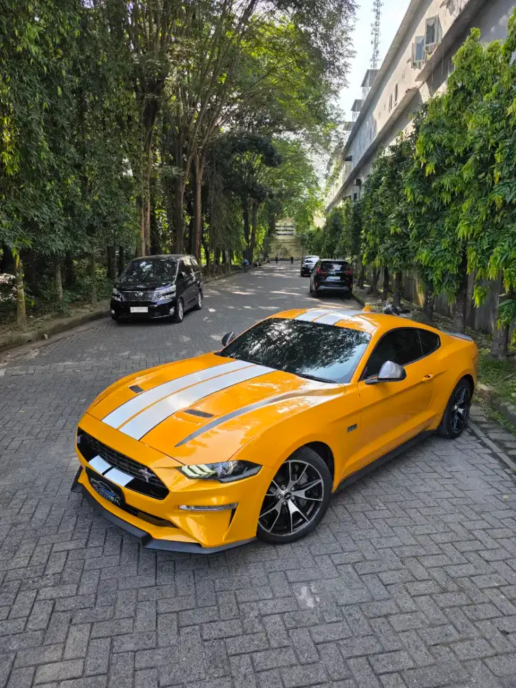 Ford mustang ecoboost high performance facelift 2022 / 2023 A/T Orange