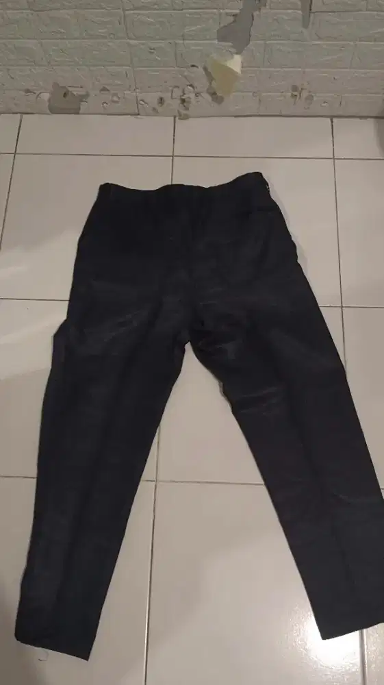 Celana panjang bahan hitam pria