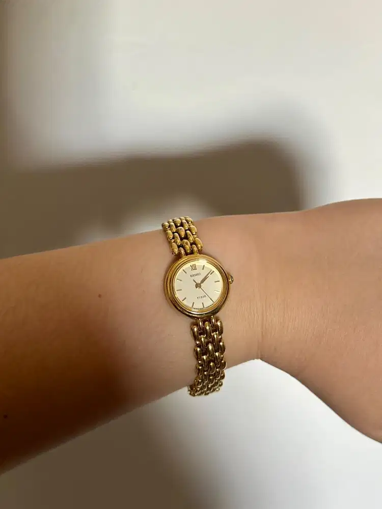 Rare Jam Seiko Ladies Gold