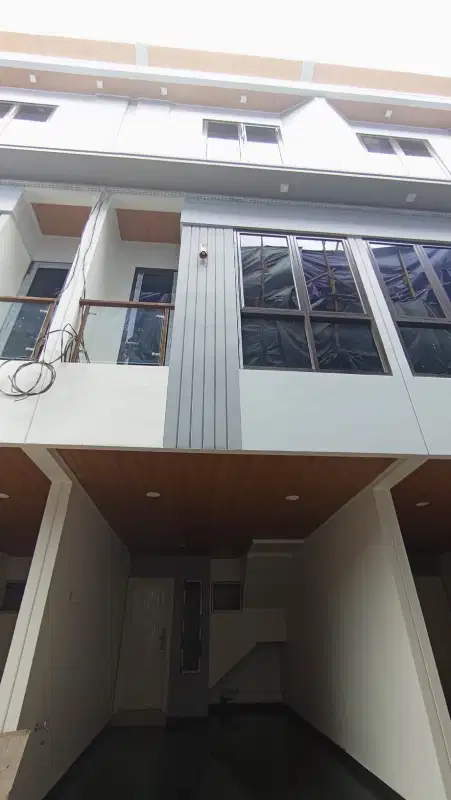 Rumah mewah lokasi premium di pusat kota Jakarta. h