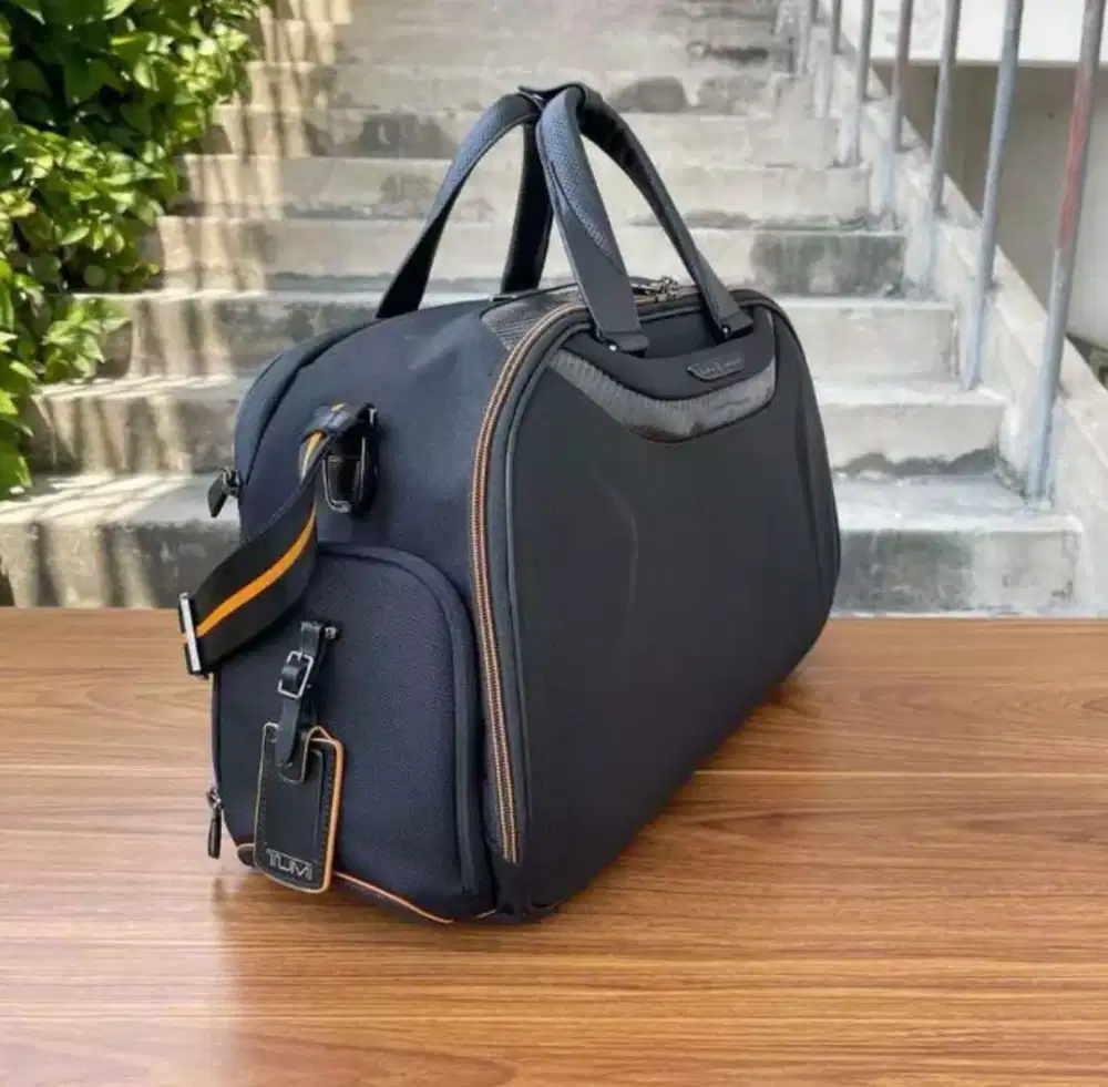 Tas Tumi Mclaren Quantum Duffel Bag
MEN