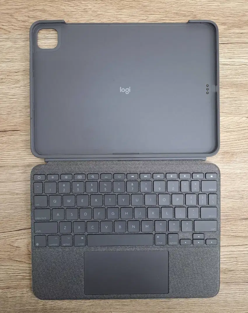 Logitech Combo Touch for iPad Pro 11 inch keyboard case