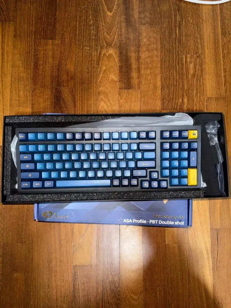 Keychron K4 Pro with Akko keycaps keyboard clicky mechanical switch