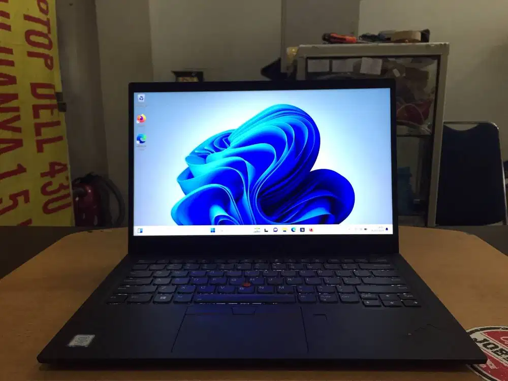 Lenovo ThinkPad X1 Carbon 7th Core i5Gen8 Ram 16GB SSD 256GB Mulus